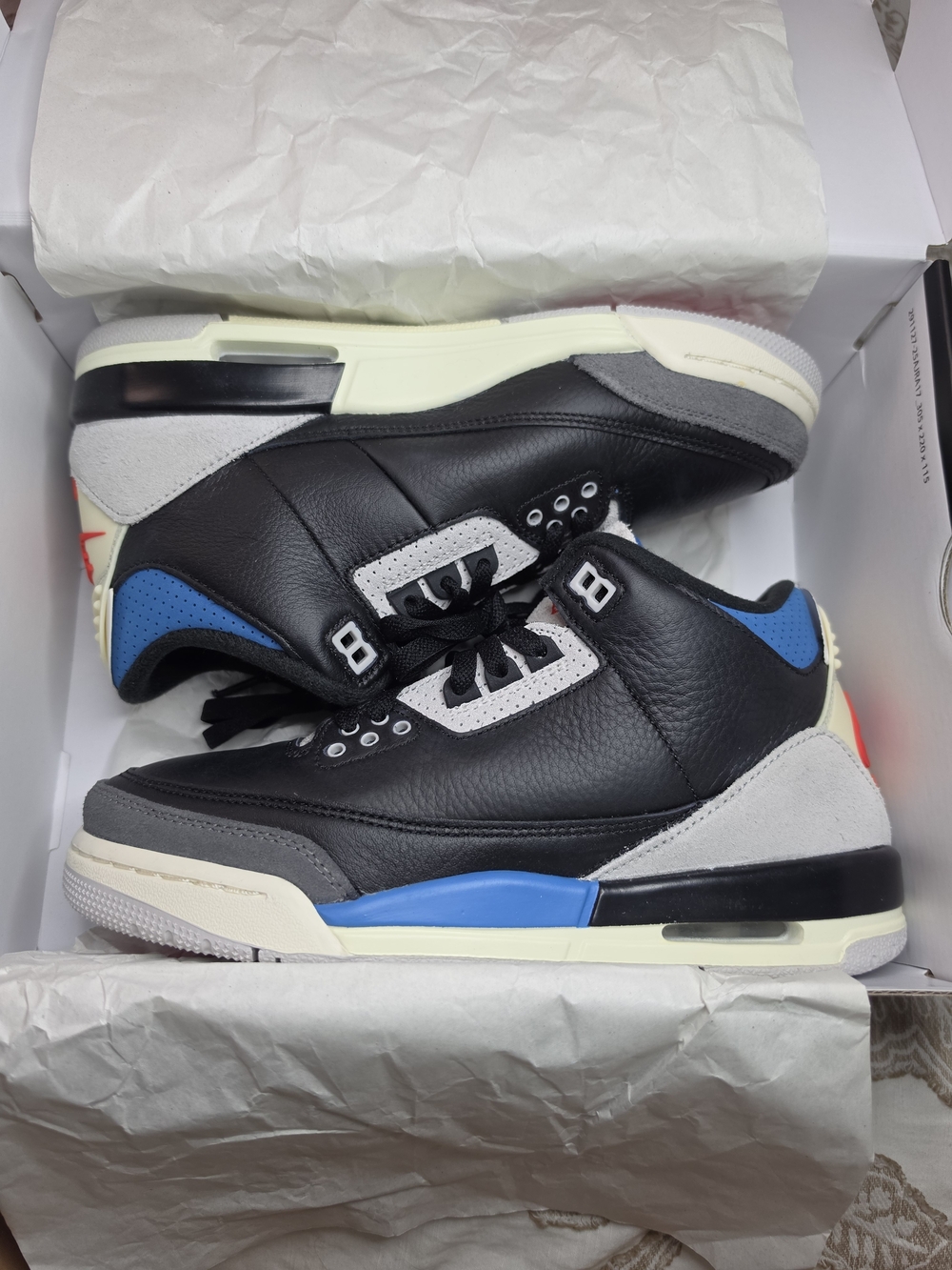 "Rare Airs" | Big Kids Air Jordan Retro 3s | Size 7Y